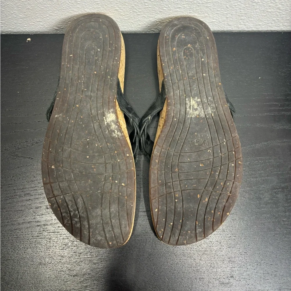 UGG Australia 7 Black Leather‎ Braided Thong Cork Flip Flops Shearling Sandals